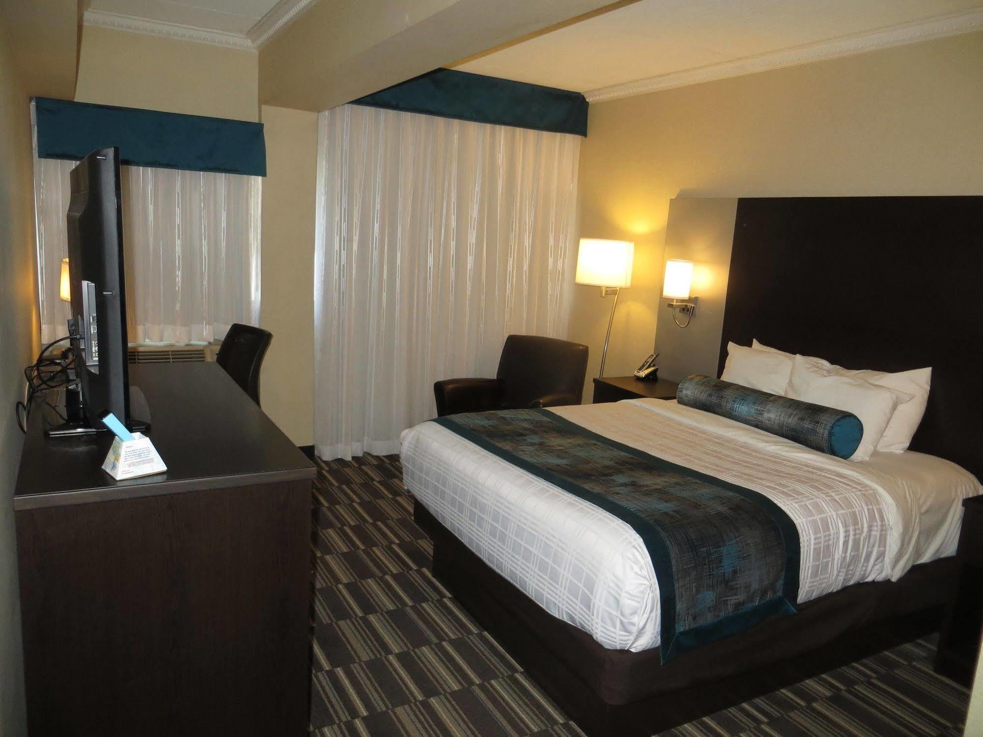 Hotel Western Downtown 3*